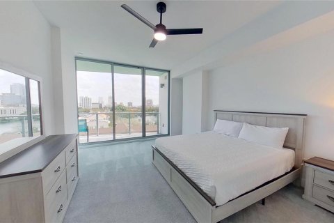 Condo in Saint Petersburg, Florida, 2 bedrooms  № 1881385 - photo 17