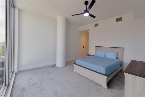 Condo in Saint Petersburg, Florida, 2 bedrooms  № 1881385 - photo 20