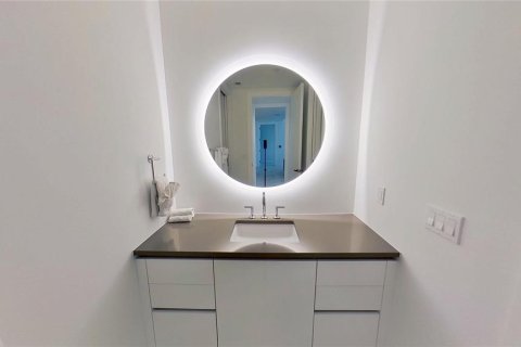 Condo in Saint Petersburg, Florida, 2 bedrooms  № 1881385 - photo 19