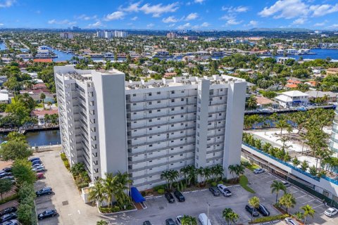 Copropriété à vendre à Pompano Beach, Floride: 1 chambre, 60.2 m2 № 2390183 - photo 11