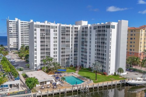 Copropriété à vendre à Pompano Beach, Floride: 1 chambre, 60.2 m2 № 2390183 - photo 14
