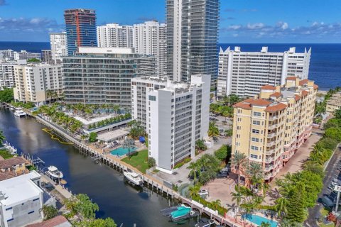 Condo à Pompano Beach, Floride, 1 chambre  № 2390183