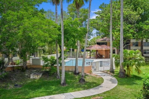 Copropriété à vendre à Coral Springs, Floride: 2 chambres, 105.91 m2 № 2083531 - photo 2