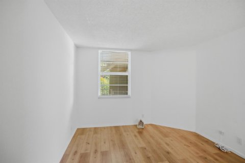 Copropriété à vendre à Coral Springs, Floride: 2 chambres, 105.91 m2 № 2083531 - photo 14