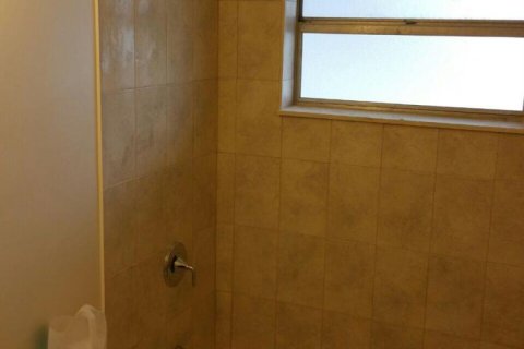 Condo in Lauderhill, Florida, 1 bedroom  № 2242021 - photo 2