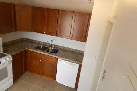 Condo in Lauderhill, Florida, 1 bedroom  № 2242021 - photo 7