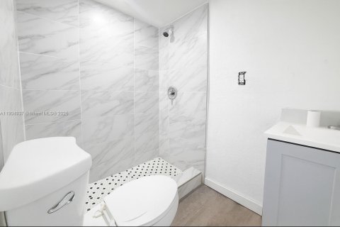 Commercial property in Miami, Florida 178.93 sq.m. № 1956559 - photo 6