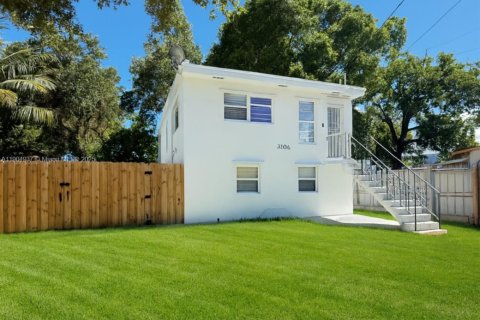 Commercial property in Miami, Florida 178.93 sq.m. № 1956559