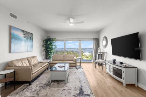 Condominio en venta en Daytona Beach, Florida, 2 dormitorios, 164.9 m2 № 1765074 - foto 10