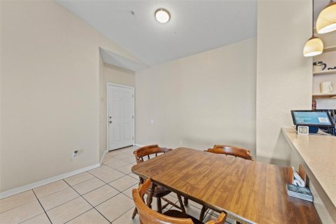 Condo in Orlando, Florida, 3 bedrooms  № 1616098 - photo 9