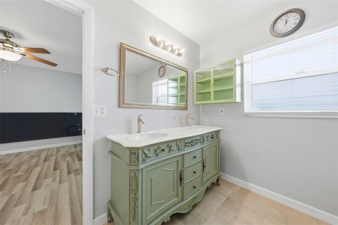 Villa ou maison à vendre à Orlando, Floride: 5 chambres, 260.22 m2 № 2147650 - photo 9