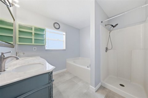 Villa ou maison à vendre à Orlando, Floride: 5 chambres, 260.22 m2 № 2147650 - photo 8