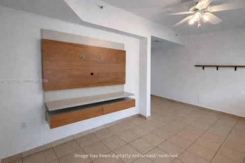 Condo in Hialeah, Florida, 2 bedrooms  № 2056503 - photo 5