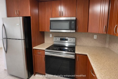 Condo in Hialeah, Florida, 2 bedrooms  № 2056503 - photo 9