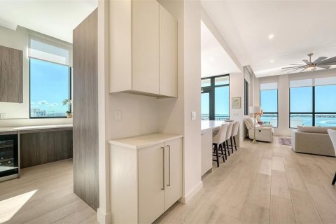 Condo in Sarasota, Florida, 3 bedrooms  № 2100940 - photo 14