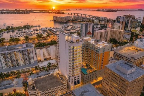 Condo in Sarasota, Florida, 3 bedrooms  № 2100940
