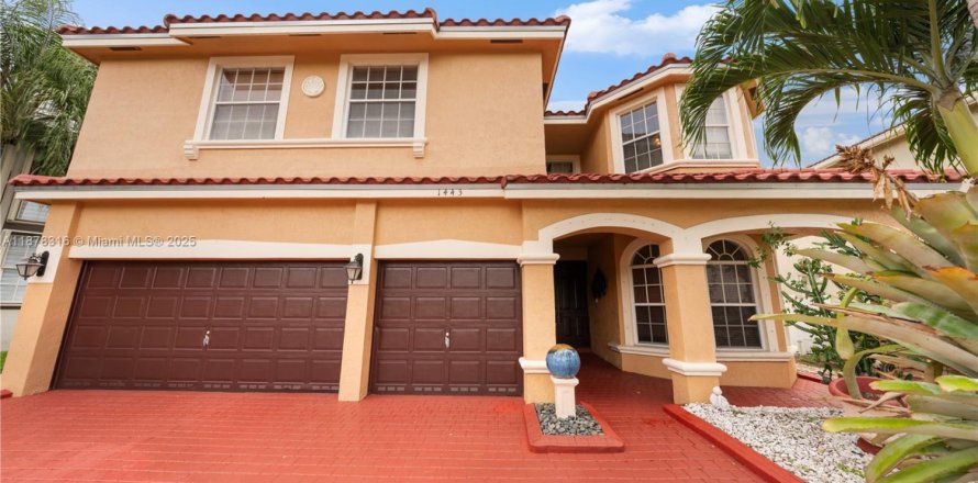 Casa en Pembroke Pines, Florida 6 dormitorios, 336.49 m2 № 2016468