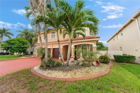 Casa en venta en Pembroke Pines, Florida, 6 dormitorios, 336.49 m2 № 2016468 - foto 16