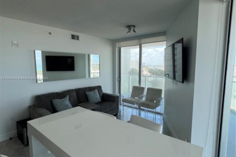 Condo in Miami Beach, Florida, 1 bedroom  № 1728940 - photo 7