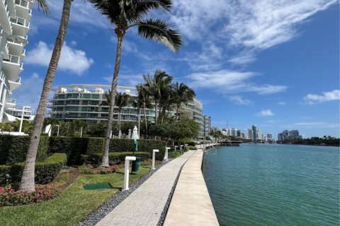 Condo in Miami Beach, Florida, 1 bedroom  № 1728940 - photo 23