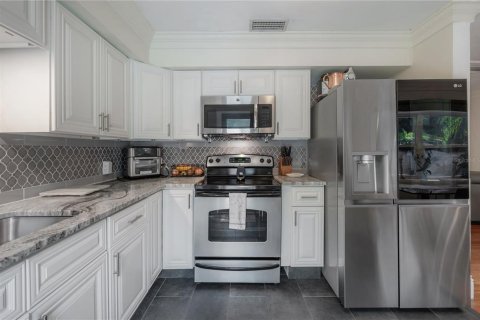 Casa en venta en Tampa, Florida, 3 dormitorios, 139.35 m2 № 2391256 - foto 6