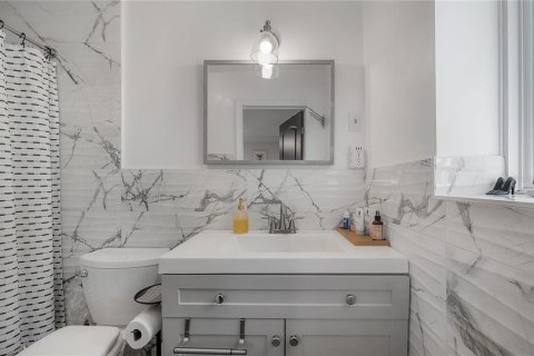 Casa en venta en Tampa, Florida, 3 dormitorios, 139.35 m2 № 2391256 - foto 15