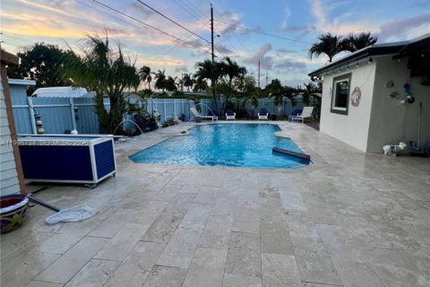 House in Miami, Florida 3 bedrooms, 113.15 sq.m. № 2060907 - photo 8