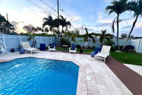 House in Miami, Florida 3 bedrooms, 113.15 sq.m. № 2060907 - photo 9