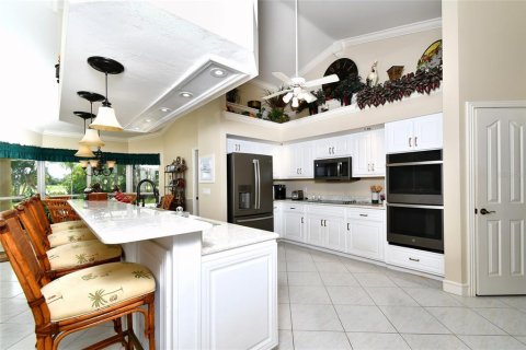 House in Punta Gorda, Florida 3 bedrooms, 219.71 sq.m. № 2199248 - photo 12