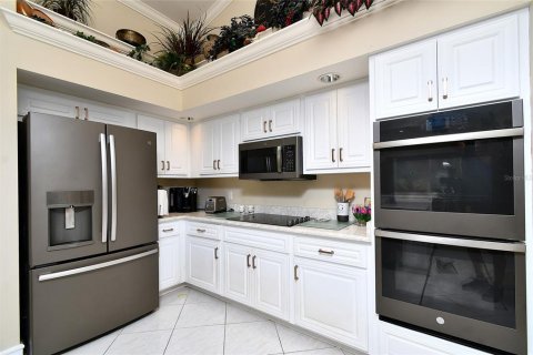 House in Punta Gorda, Florida 3 bedrooms, 219.71 sq.m. № 2199248 - photo 13