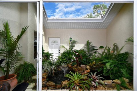House in Punta Gorda, Florida 3 bedrooms, 219.71 sq.m. № 2199248 - photo 18