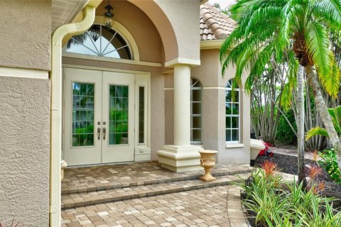House in Punta Gorda, Florida 3 bedrooms, 219.71 sq.m. № 2199248 - photo 7