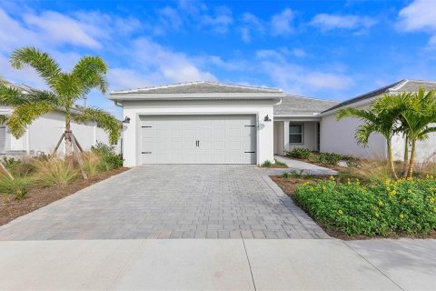 House in Englewood, Florida 2 bedrooms, 146.69 sq.m. № 1846854 - photo 1