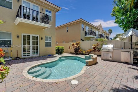 Townhouse in Fort Lauderdale, Florida 3 bedrooms, 210.14 sq.m. № 2189491 - photo 11