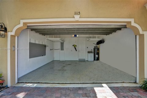 Townhouse in Fort Lauderdale, Florida 3 bedrooms, 210.14 sq.m. № 2189491 - photo 13