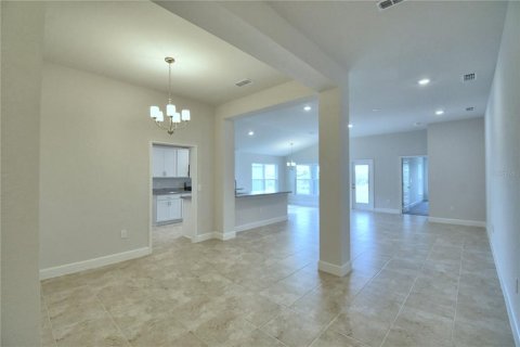 House in MAGNOLIA PARK in Haines City, Florida 3 bedrooms, 183.02 sq.m. № 1724215 - photo 11