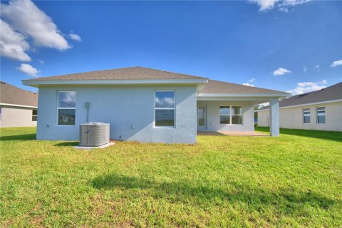 House in MAGNOLIA PARK in Haines City, Florida 3 bedrooms, 183.02 sq.m. № 1724215 - photo 5