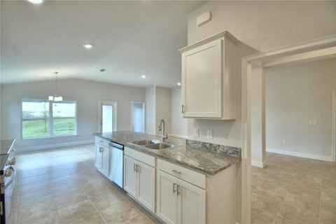 House in MAGNOLIA PARK in Haines City, Florida 3 bedrooms, 183.02 sq.m. № 1724215 - photo 18