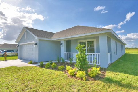 House in MAGNOLIA PARK in Haines City, Florida 3 bedrooms, 183.02 sq.m. № 1724215 - photo 3