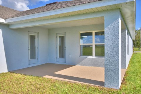 House in MAGNOLIA PARK in Haines City, Florida 3 bedrooms, 183.02 sq.m. № 1724215 - photo 7