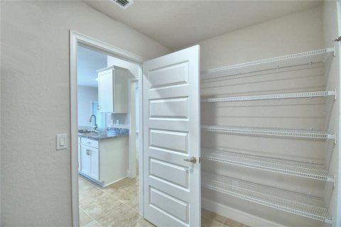 House in MAGNOLIA PARK in Haines City, Florida 3 bedrooms, 183.02 sq.m. № 1724215 - photo 21