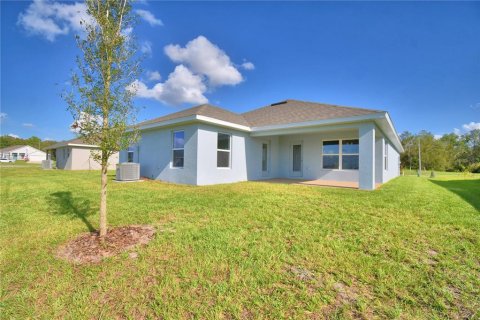 House in MAGNOLIA PARK in Haines City, Florida 3 bedrooms, 183.02 sq.m. № 1724215 - photo 6