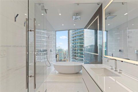 Снять в аренду кондоминиум в Майами, Флорида 3 спальни, 197.51м2, № 1991071 - фото 12