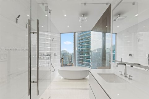 Снять в аренду кондоминиум в Майами, Флорида 3 спальни, 197.51м2, № 1991071 - фото 10