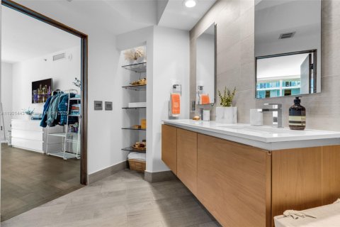 Copropriété à louer à Miami, Floride: 2 chambres, 111.48 m2 № 1975603 - photo 15