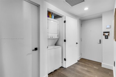 Copropriété à louer à Miami, Floride: 2 chambres, 111.48 m2 № 1975603 - photo 24