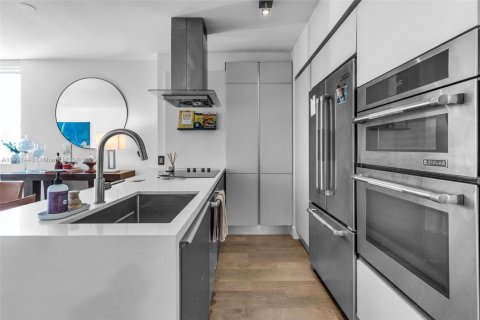 Copropriété à louer à Miami, Floride: 2 chambres, 111.48 m2 № 1975603 - photo 2