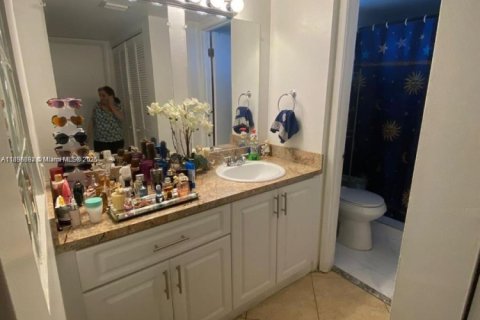 Снять в аренду квартиру в Майами, Флорида 2 спальни, 83.61м2, № 1950645 - фото 4