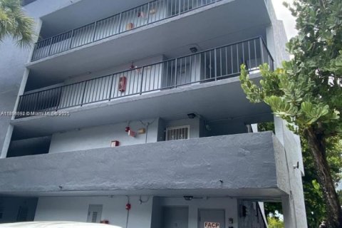 Снять в аренду квартиру в Майами, Флорида 2 спальни, 83.61м2, № 1950645 - фото 7