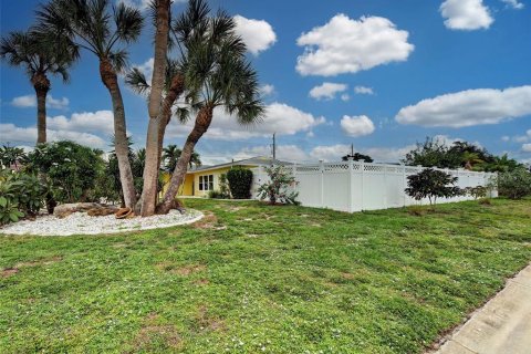 Villa ou maison à vendre à Venice, Floride: 3 chambres, 159.05 m2 № 2406713 - photo 5